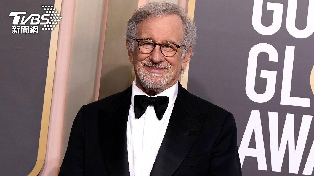 76歲美國名導演史蒂芬史匹柏(Steven Spielberg)以《法貝爾曼》(The Fabelmans)奪得2023金球獎最佳導演。(圖/達志影像美聯社)