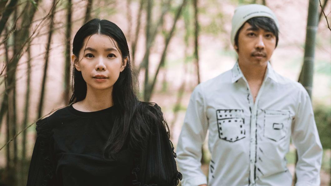 深白色二人組16年前突和唱片公司解約，更飛往巴黎展開新人生。（圖／深白色工作室提供）