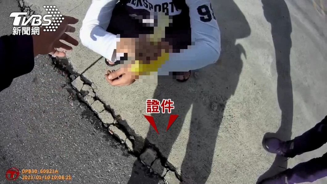 大貨車來了!男躺馬路中吸膠 民眾趕緊移人