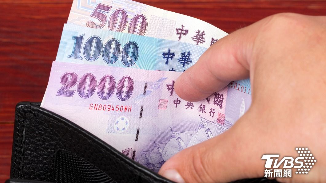 「黑色」錢包沉穩、內斂,能聚財又不漏財。(示意圖/shutterstock達志影像)