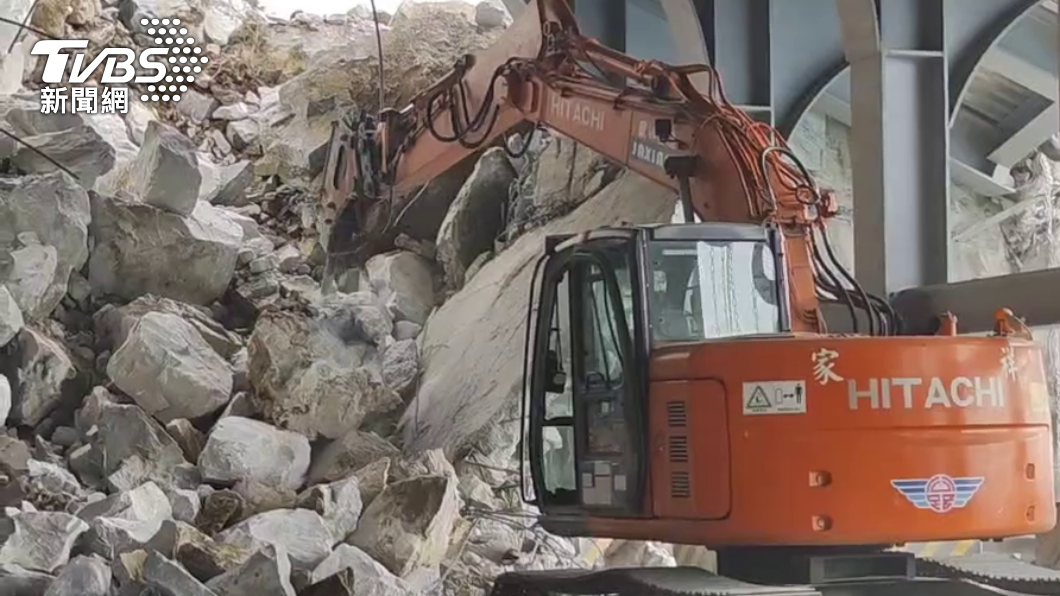 蘇花公路隧道坍方　航港局今明調派3船疏運「先領號碼牌」
