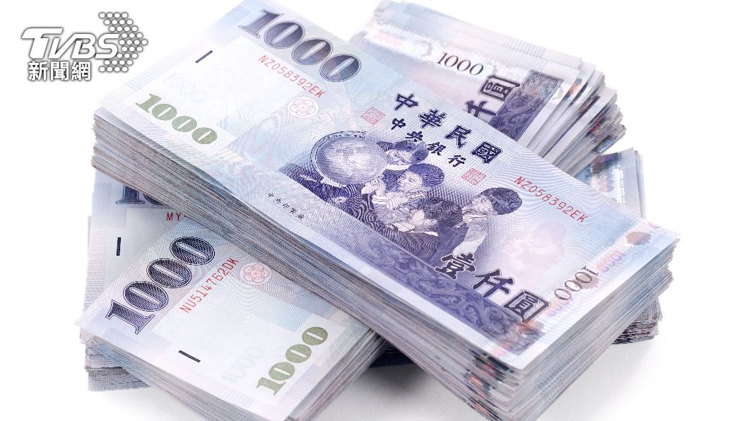 一早被錢砸醒!帳戶「爽多17.8萬年終」 他問合格嗎網全炸鍋