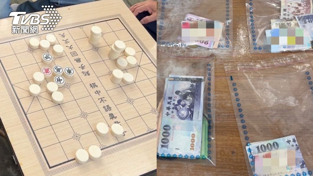 阿伯們以象棋麻將賭博，現場賭資超過2萬5千元。（圖／TVBS）