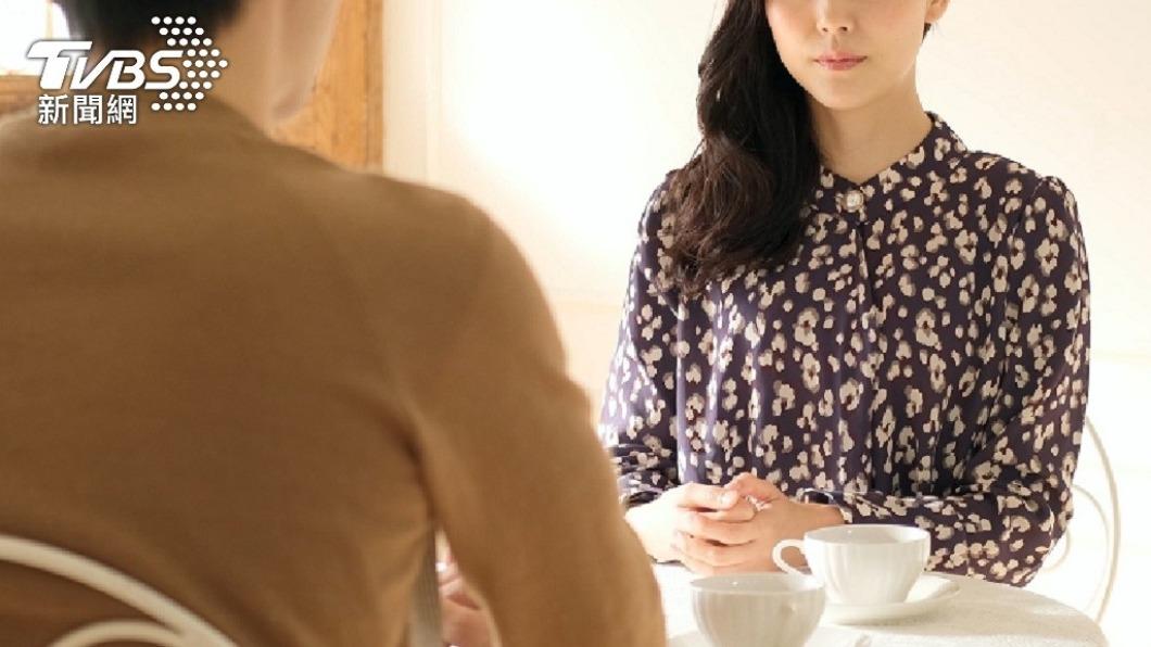 男友媽提親「不結婚就分手」　她見重病阿公秒懂：為了遺產