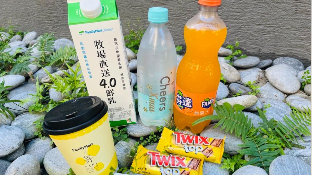 超商推出飲品買1送1。(圖/業者提供)