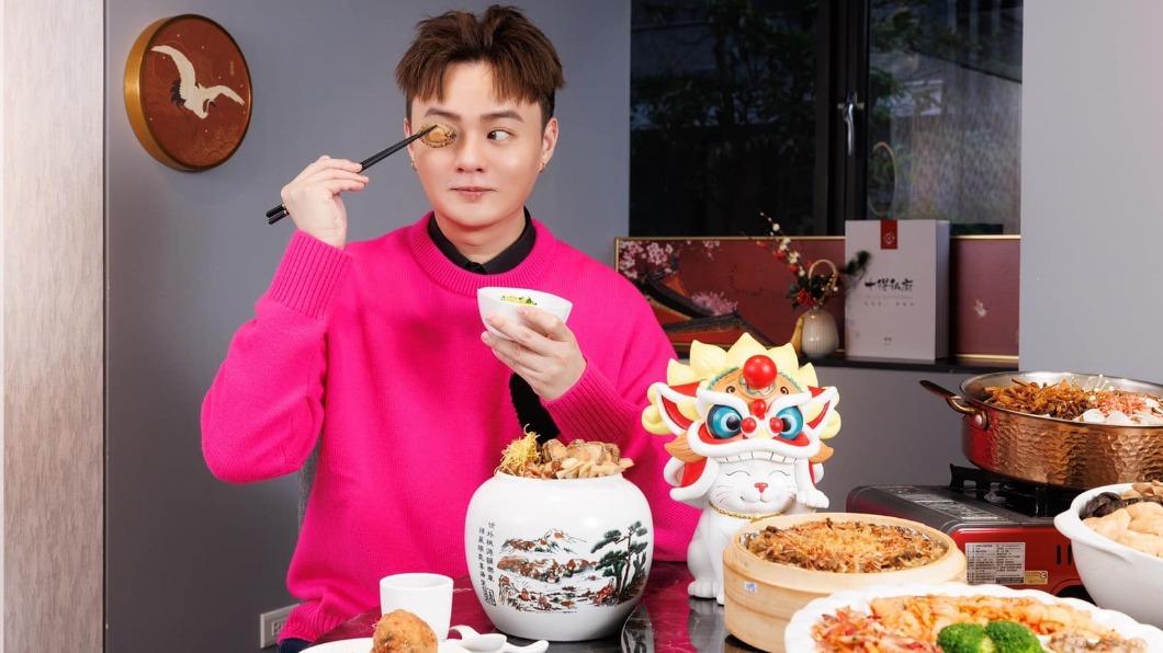 許富凱笑說,自從養了愛貓「妹妹」後,讓他意外接到食品代言。(圖/翻攝自許富凱臉書)