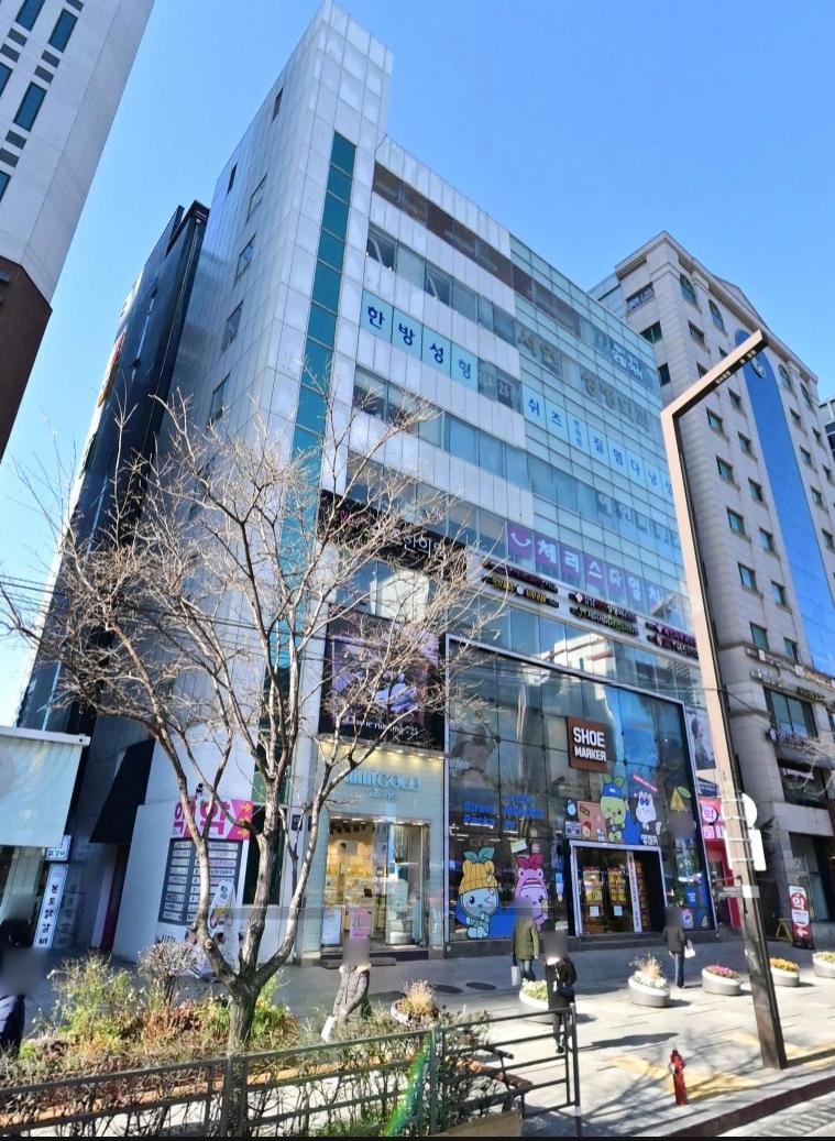 Rain跟金泰希先前買下首爾市瑞草區的三營大樓。（圖／翻攝自NAVER地圖）