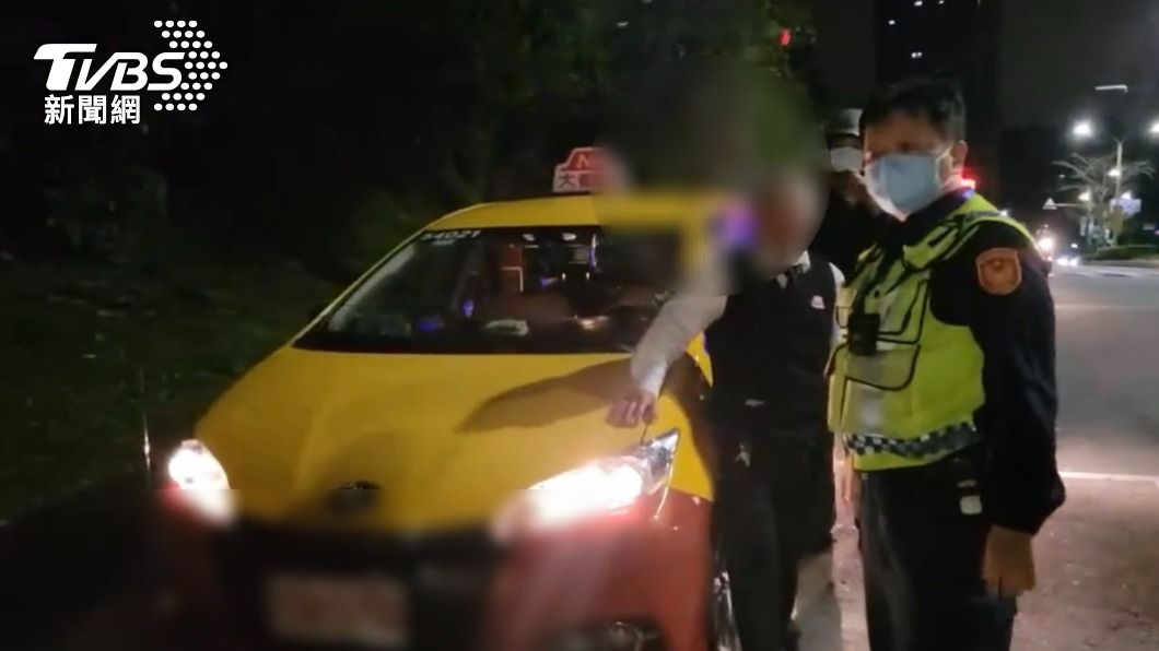 警方獲報到場處理。(圖/TVBS)