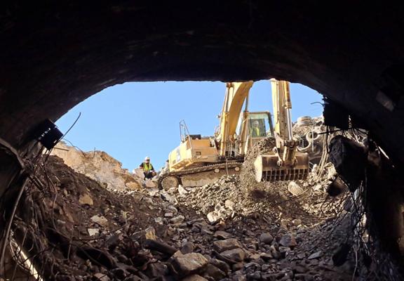 公路總局今(14)日表示,兩端往大巨石搶進已於13日8時完成。(圖/公路總局提供)