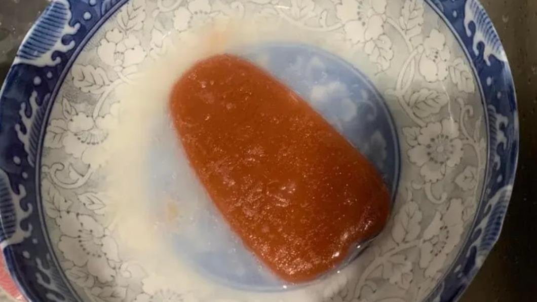 嚇!「炸烏魚子」冒化學味+煙 網見真相狂笑:口齒留香
