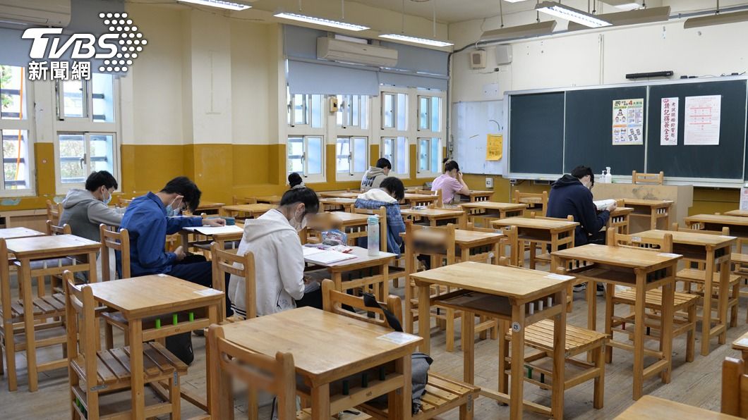 學測／國防入題！國文偏難「課外題材過多」　估分數下降