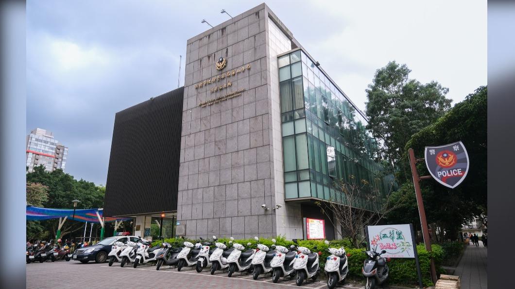 板橋江翠派出所外觀看起來神似一座美術館。(圖/新北市政府警察局提供)