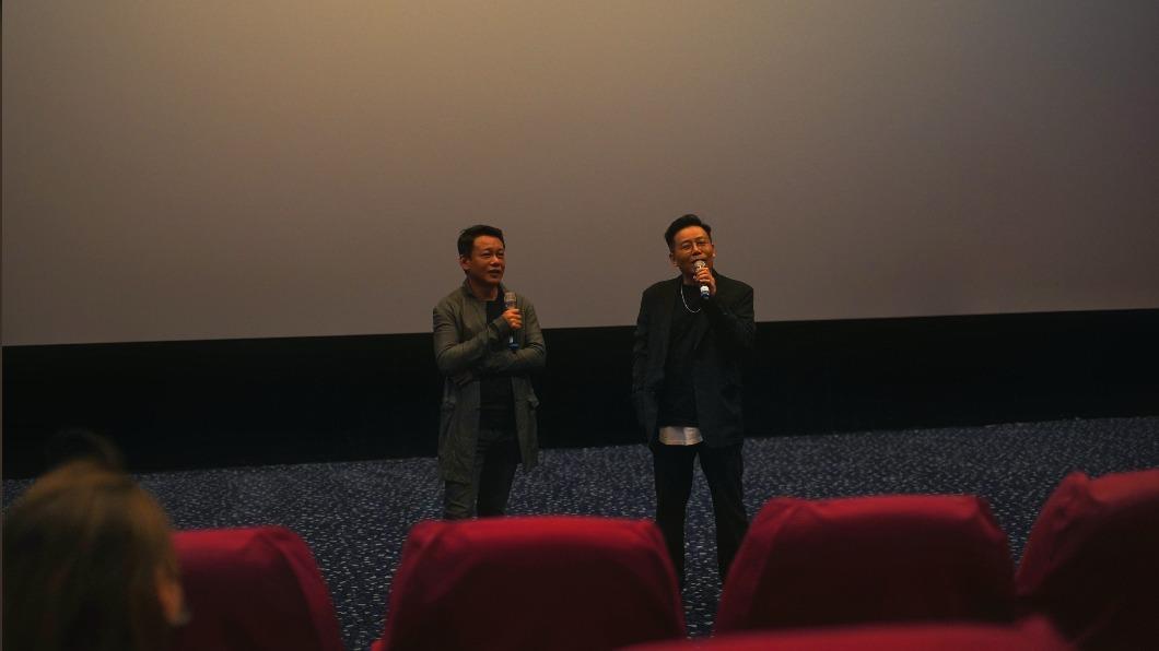 李康生（左）與導演姜寧與車友共同觀影。（圖／禾力文創提供）