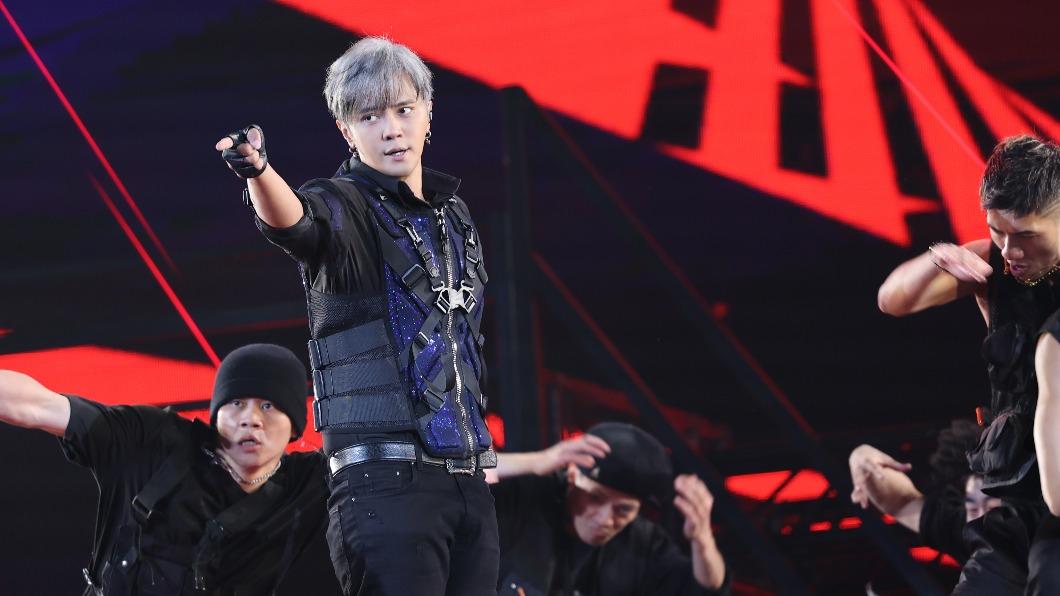 羅志祥連飆11首舞曲嗨翻《紅白》 登台「身體突出狀況」道歉了