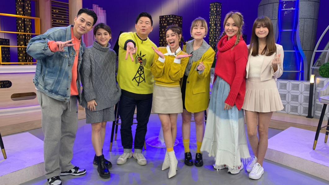 李唯楓(左起)、葉欣眉、曾國城、宇珊、巴鈺、劉雨柔、錢柏渝日前錄影。(圖/衛視中文台提供)