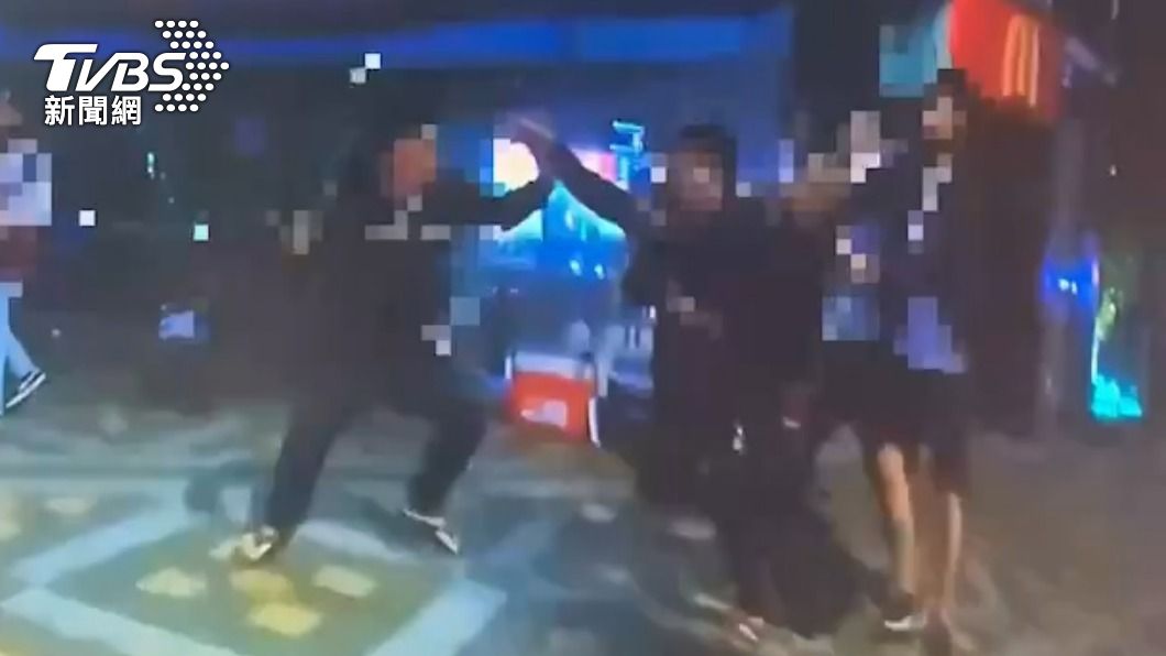 警方獲報到場。(圖/TVBS)