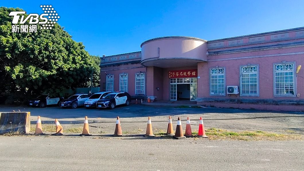不把警方放在眼裏 混凝土產品包圍屏警局技擊館
