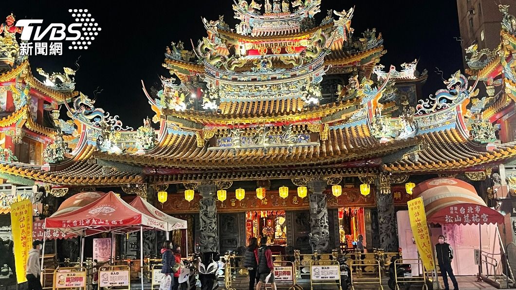 黃濤表示民眾若在路上遇到廟宇也能進去走走累積好的能量。(圖/TVBS)