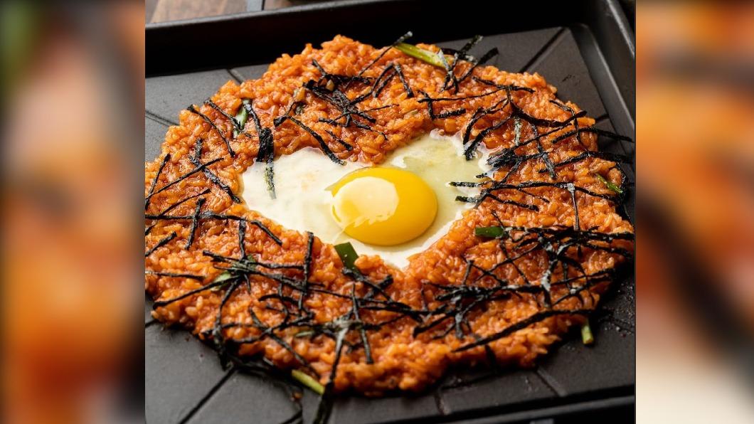 烤腸吃完後可以加點炒飯。（圖／翻攝自男宅 臉書）