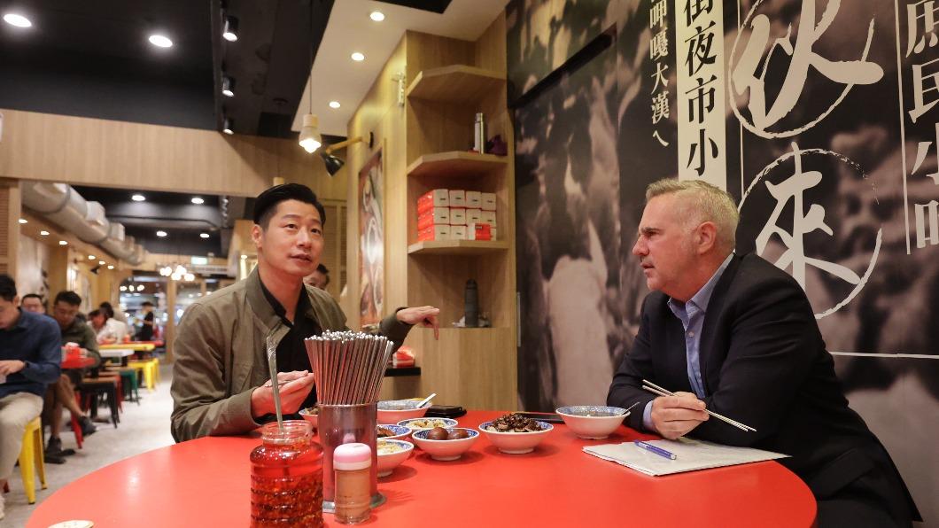 不再菜英文！被網友票選為新年新目標　林昶佐分享小撇步