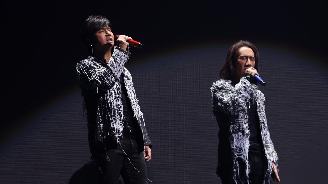 動力火車演唱經典歌曲引來全場大合照。(圖/台灣好基金會提供)