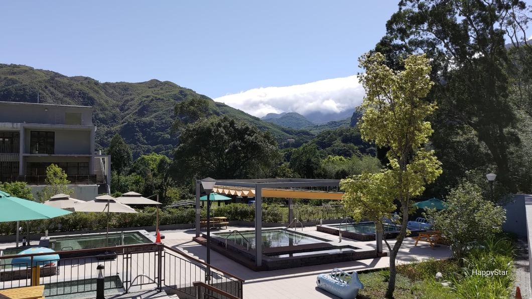 桃園羅浮溫泉位處山巒中。(圖/翻攝自「復興名湯-羅浮溫泉」粉專)