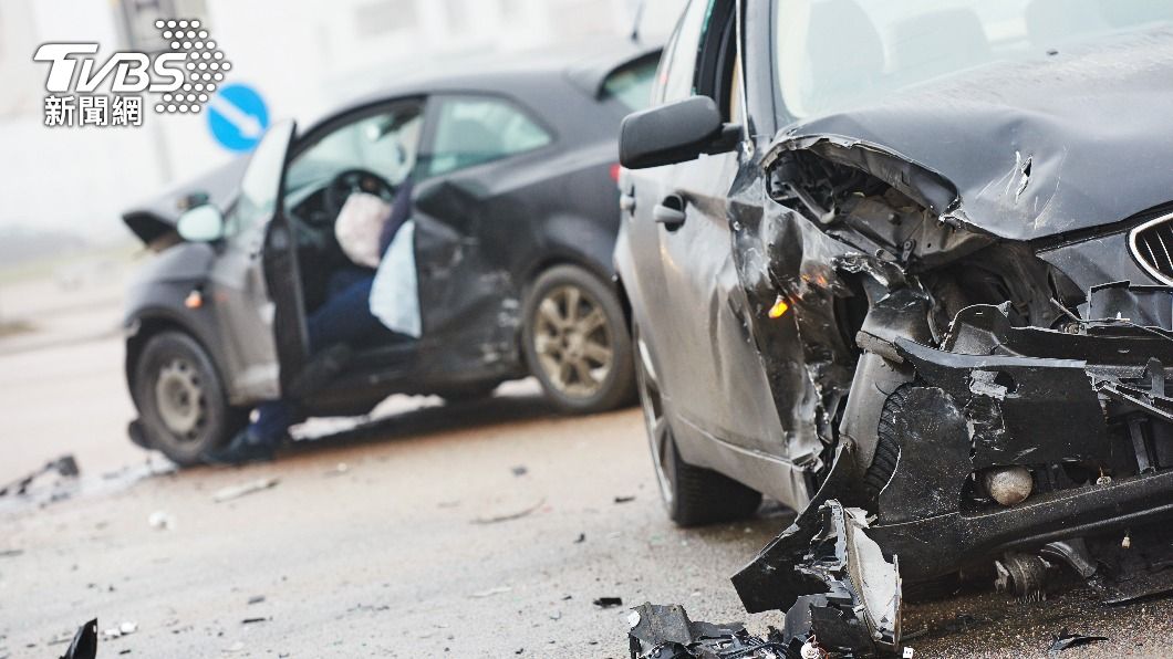 至少1死29傷!南韓嚴重車禍事故 高速公路40車連環追撞