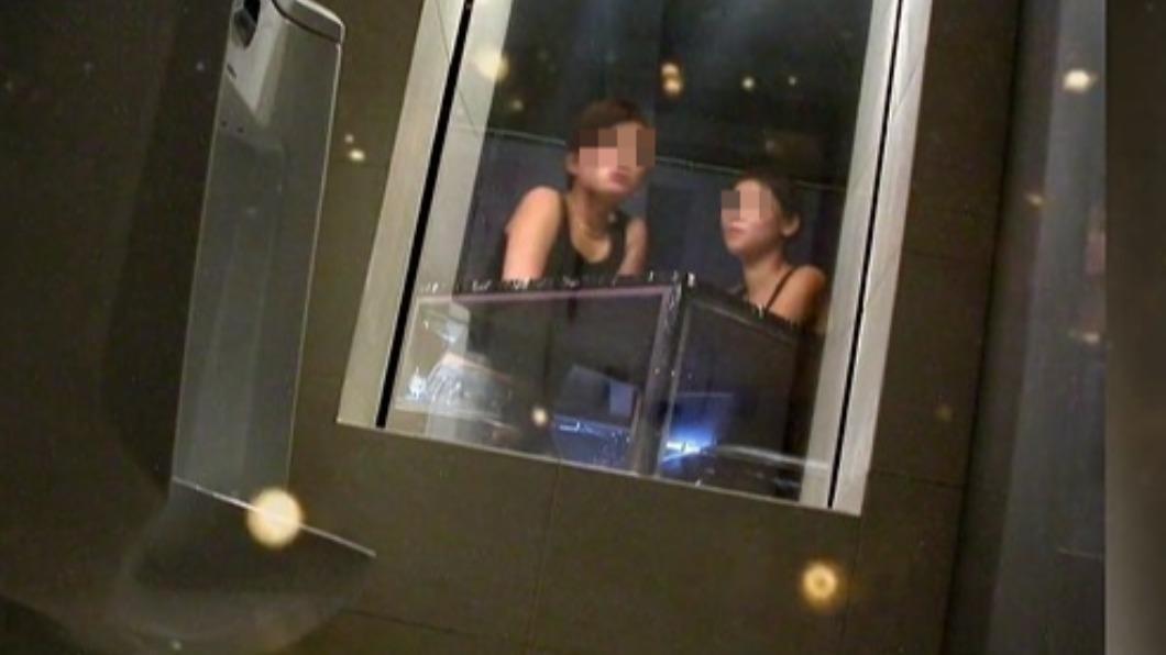 女廁畫面盡收眼底。(圖/翻攝自微博)