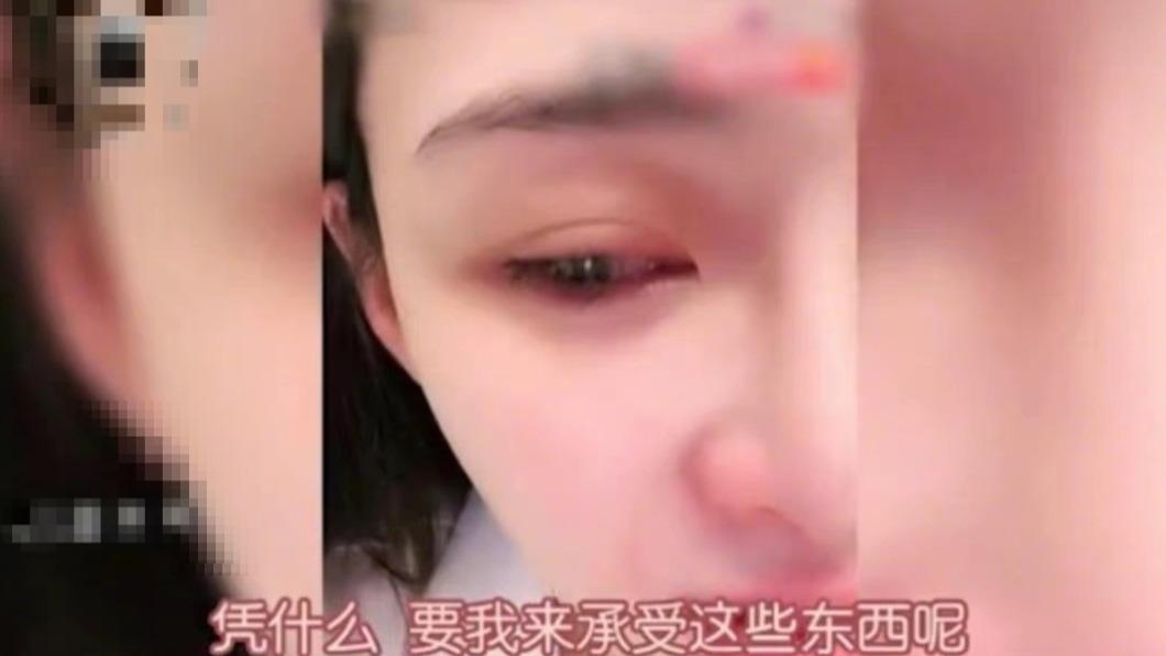 疑似張穎穎崩潰痛哭畫面遭瘋傳。(圖/翻攝自《娛樂拌飯》微博)