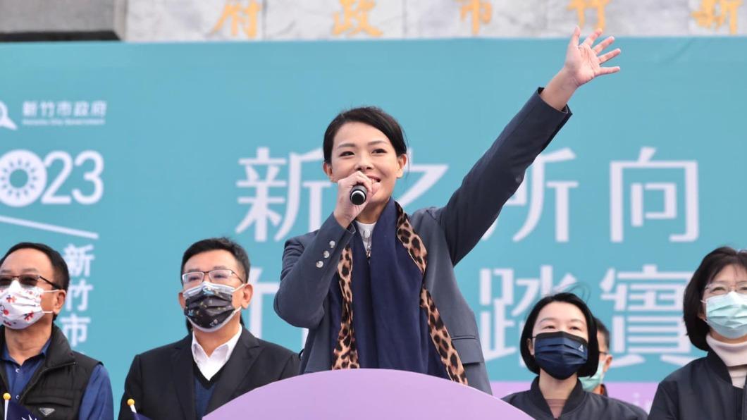 快訊/大街激吻模特兒人妻!行政處長道歉遞辭呈 高虹安火速准辭