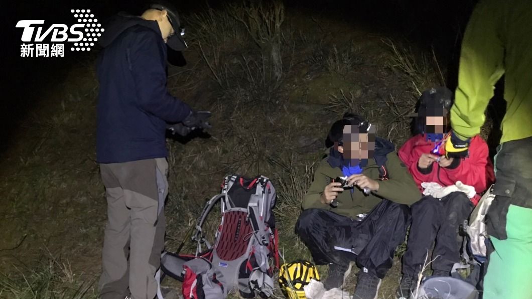 4男女「短褲爬南橫沒厚衣」求救 消防怒斥:這樣敢登山?