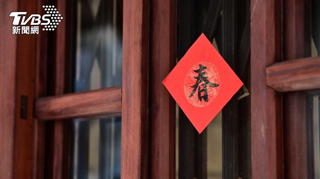 居家門口不要單貼一個「春」字,可改貼「福」。(示意圖/shutterstock達志影像)