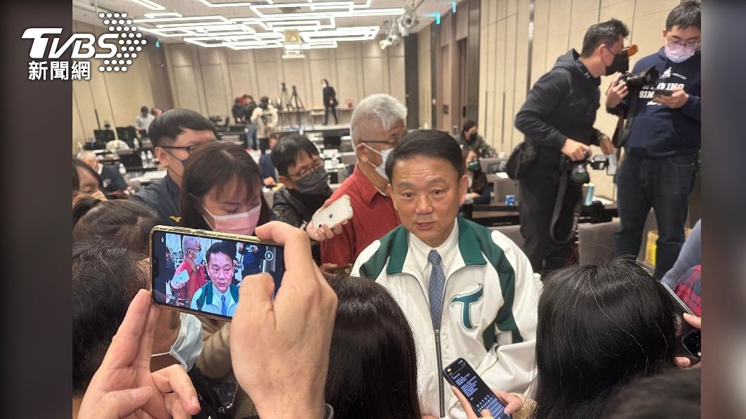 中職/掌台鋼兵符!久未見記者會大陣仗 洪總緊張:像總冠軍賽