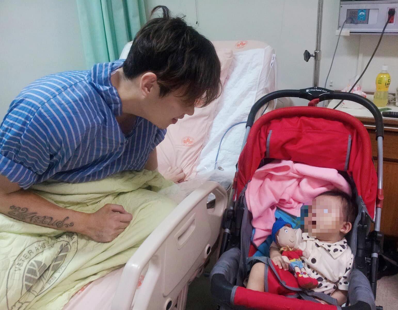 安格斯透露今年過年都要在醫院度過。(圖/翻攝自安格斯臉書)