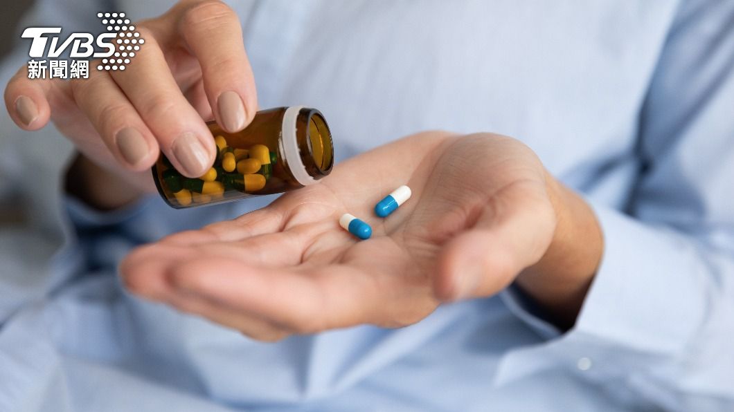 可以準備腸胃用藥以防在外出現腸胃不適的問題。（示意圖／shutterstock達志影像）