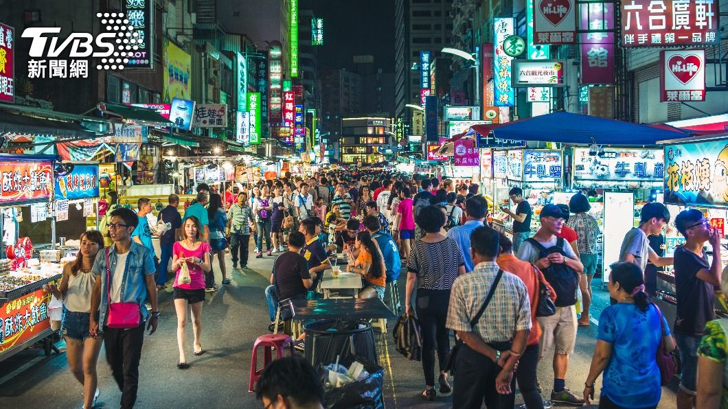 不少民眾逛夜市時可能會遇到找不到廁所的危機。（示意圖／shutterstock達志影像）