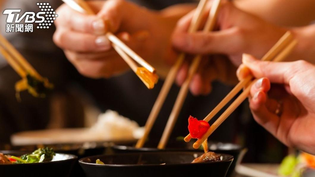 小吃店點燙青菜 下秒見「豆芽菜」上桌!他怒轟:至少也先告知