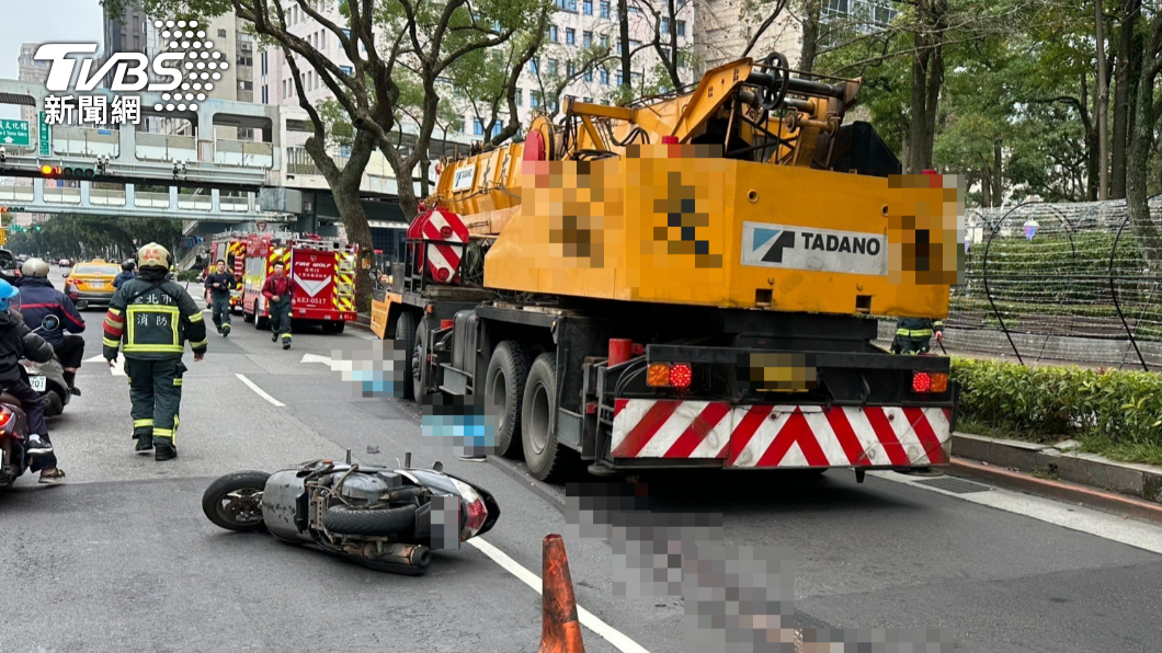 大安驚悚車禍！子騎車突摔　後座母「遭吊車輾過慘死」