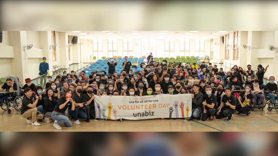 超暖!科技公司捐贈樂山水果三個月 院生創作送回法國當禮物