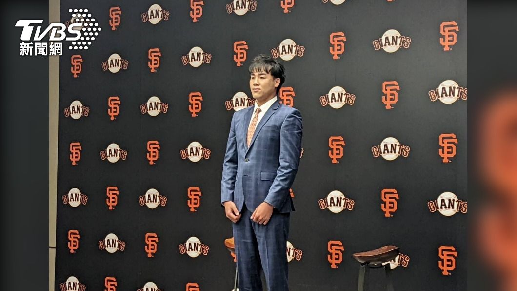 李晨薰簽下巨人隊80萬美金合約。（圖／記者張良瑜攝）