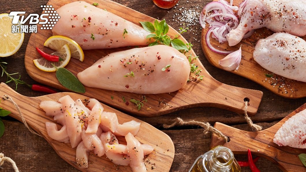 未煮過的雞肉,頂多冷藏1~2天就應煮熟並食用完畢。(示意圖/shutterstock達志影像)