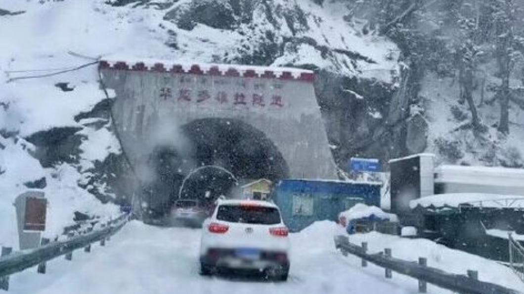 西藏隧道雪崩至少8死 失聯者妻:丈夫返鄉過年遇劫