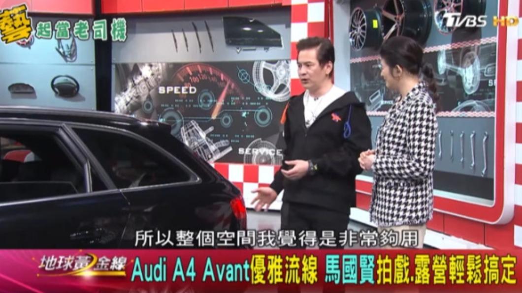 馬國賢表示鋪上氣墊床之後就可以直接在車上車宿。(圖/地球黃金線)