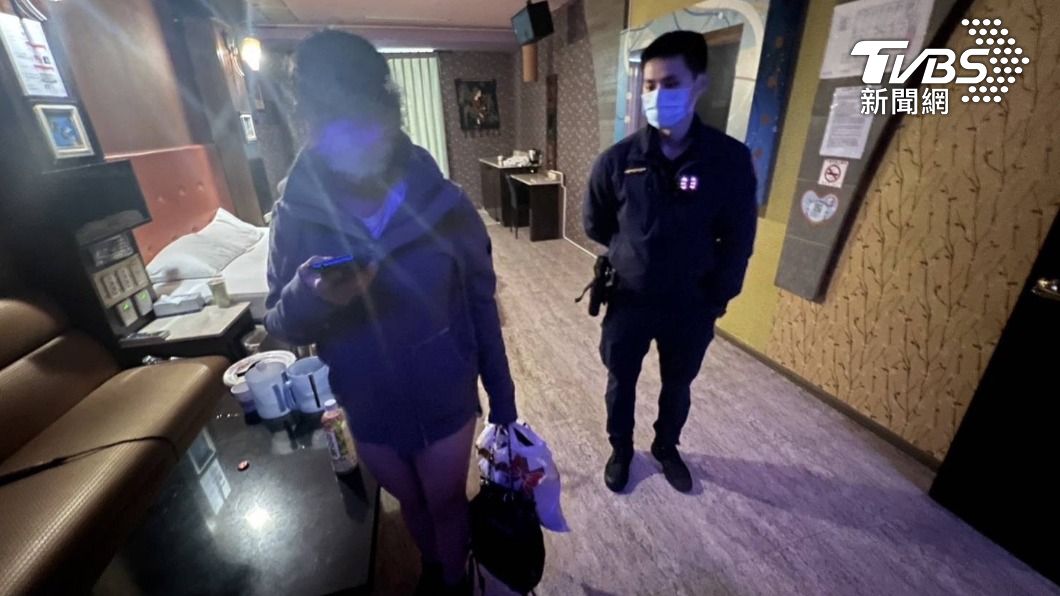 少女被發現獨自一人投宿在台南某旅館。(圖/TVBS)
