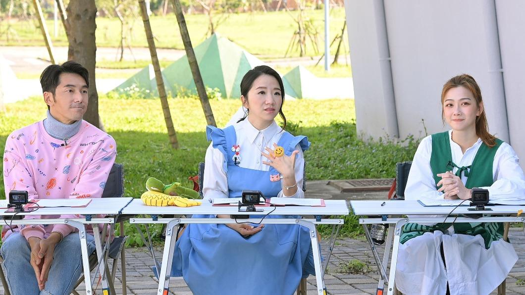 李李仁(左起)、陶晶瑩、邵庭擔任面試官。(圖/台視提供)