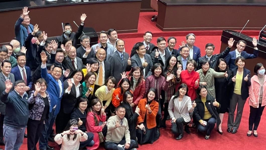傳昨已請辭!蘇貞昌入總統府 與蔡英文面談