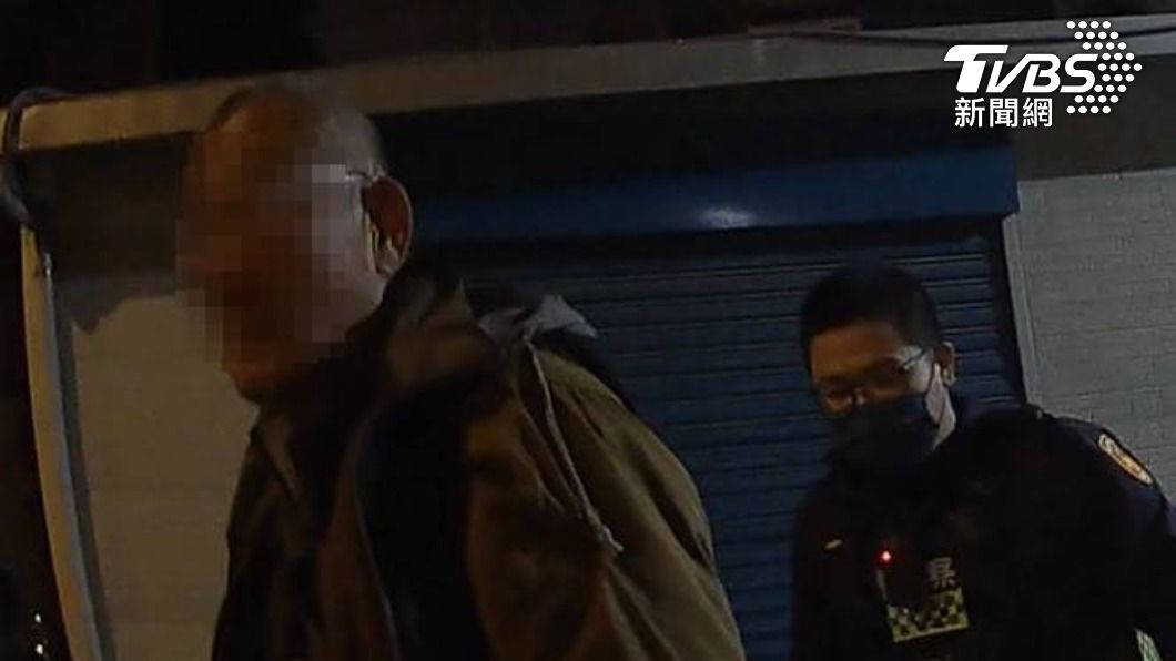 男子反問警察「為什麼不可以?」(圖/TVBS)