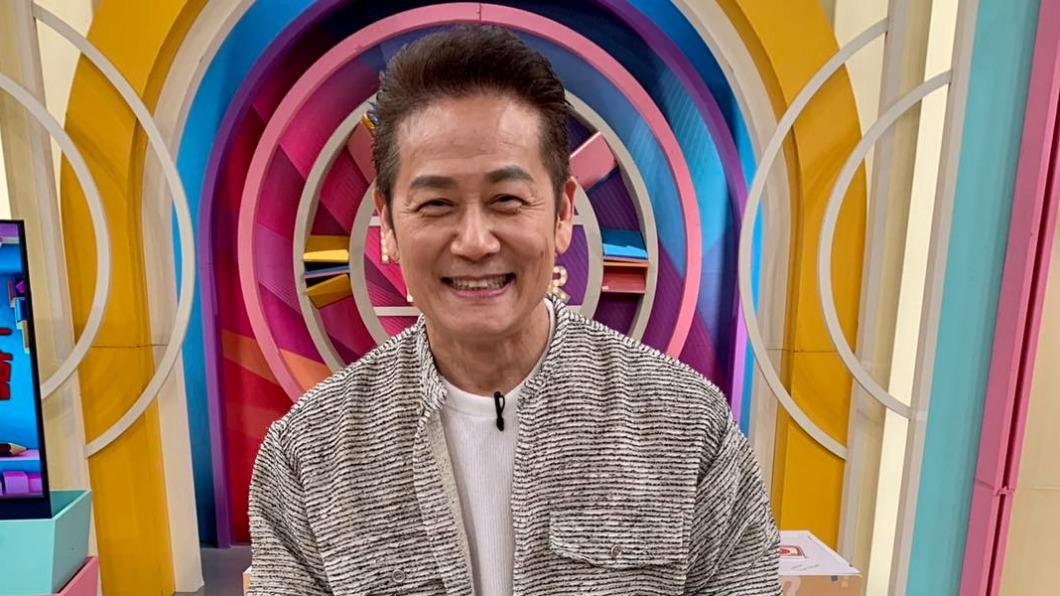 徐乃麟尾牙捐10萬當獎金。（圖／翻攝自徐乃麟臉書）