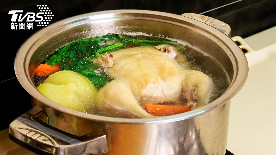 喝完雞湯全身脫皮!醫籲8類人少喝:高血壓、過敏要小心