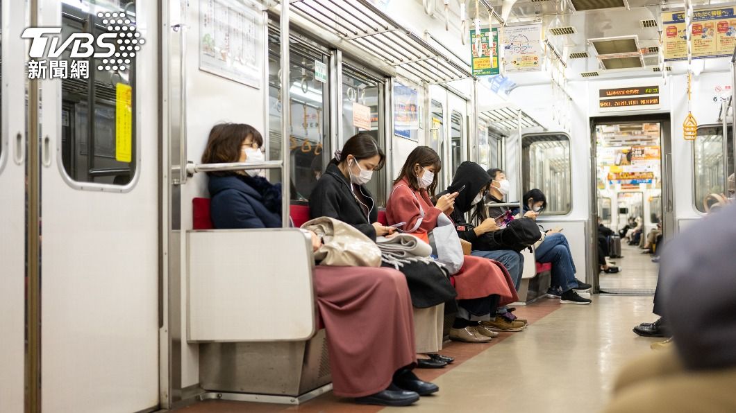 丟臉丟到國外!台灣客「大鬧日本列車」網羞愧:熟悉的家鄉味